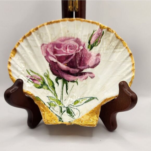 SCALLOPED FAN SHELL  - Picture 1 of 1